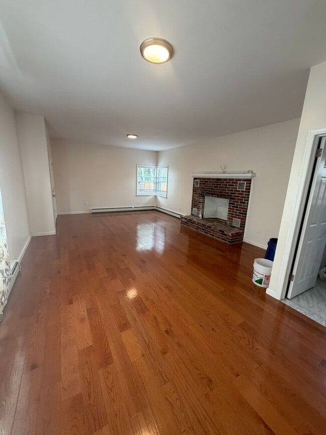 Building Photo - 4 Bedroom Single Family Home for Rent