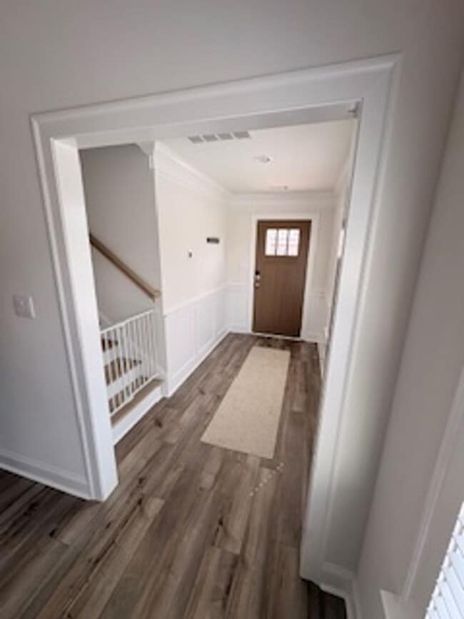 Building Photo - Available May!