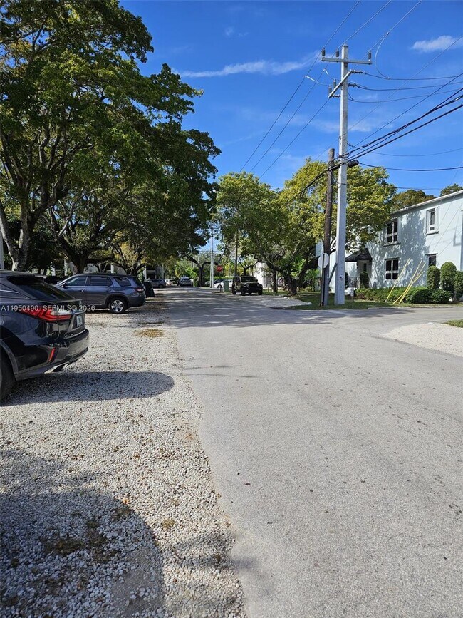 Building Photo - 5660 SW 78th St