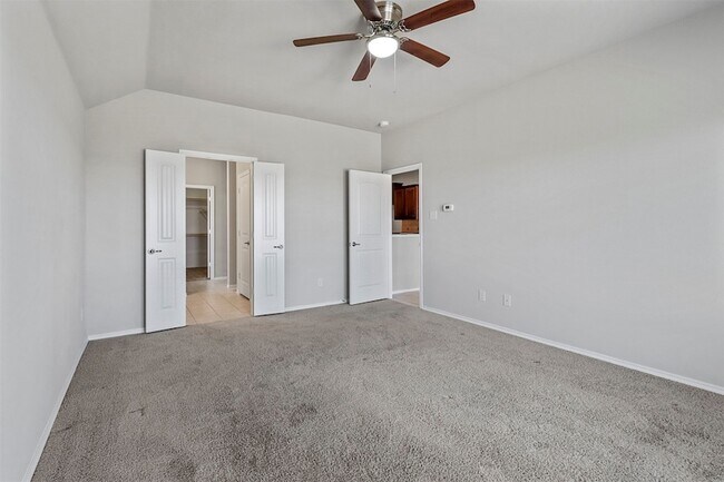 Building Photo - 3020 Oakcrest Dr