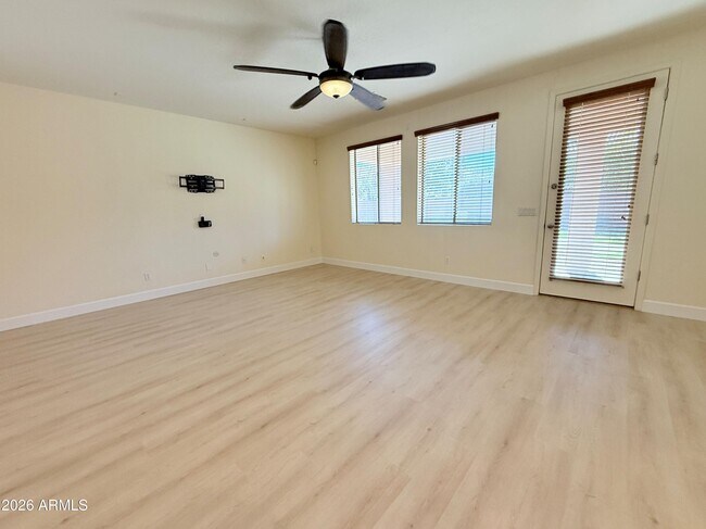 Building Photo - 3663 E Sparrow Pl