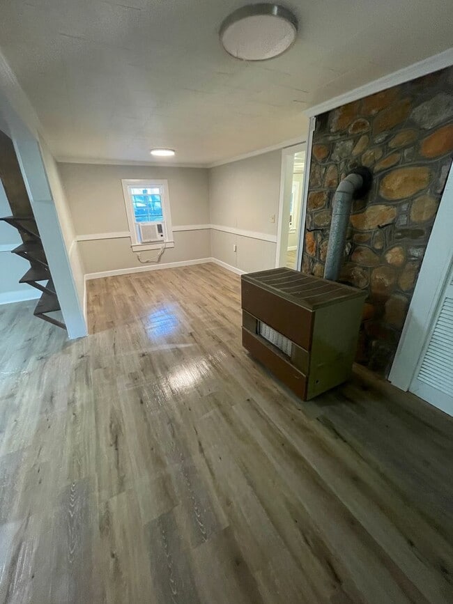 Building Photo - 1635 Gibbs Shoals Rd