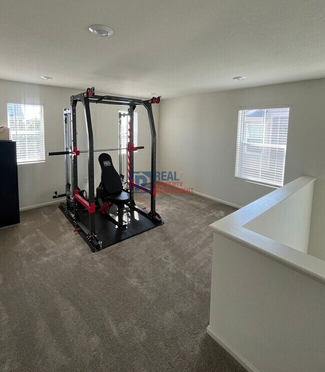 Building Photo - 12861 River Rock Wy