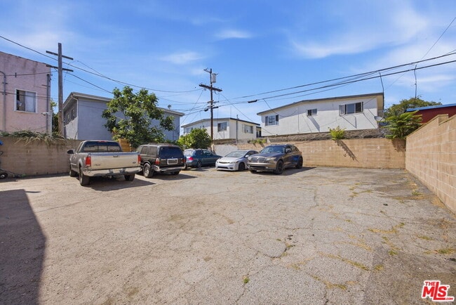 Building Photo - 4841 W 18th St