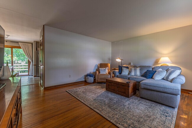 Building Photo - 3312 Lynnwood Dr
