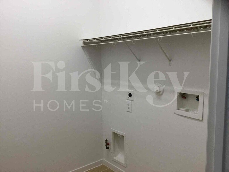 Building Photo - 21735 Orange Maple Ct