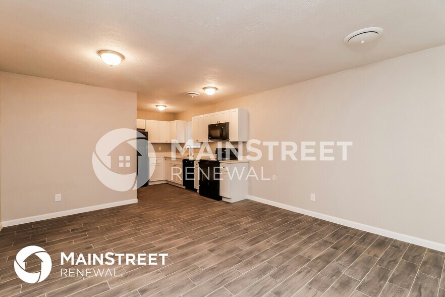 Building Photo - 953 Charleston Dr