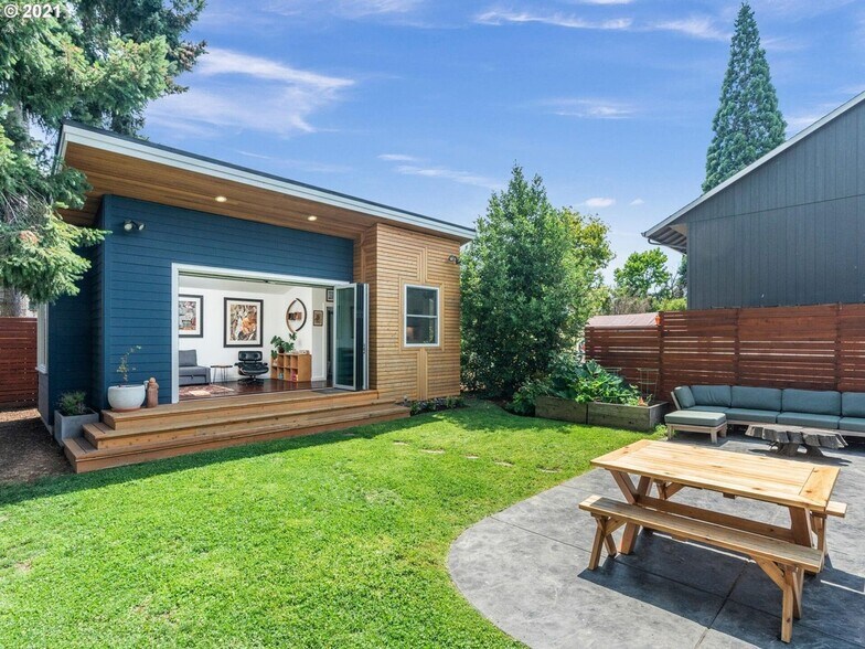Building Photo - 3202 SE 56th Ave