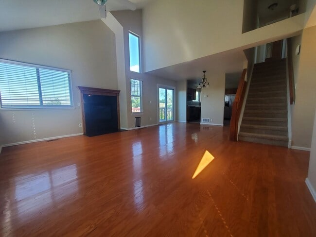 Building Photo - 3 Bedroom Home w Extra Room and 2 Car Garage in Stratford Lakes!