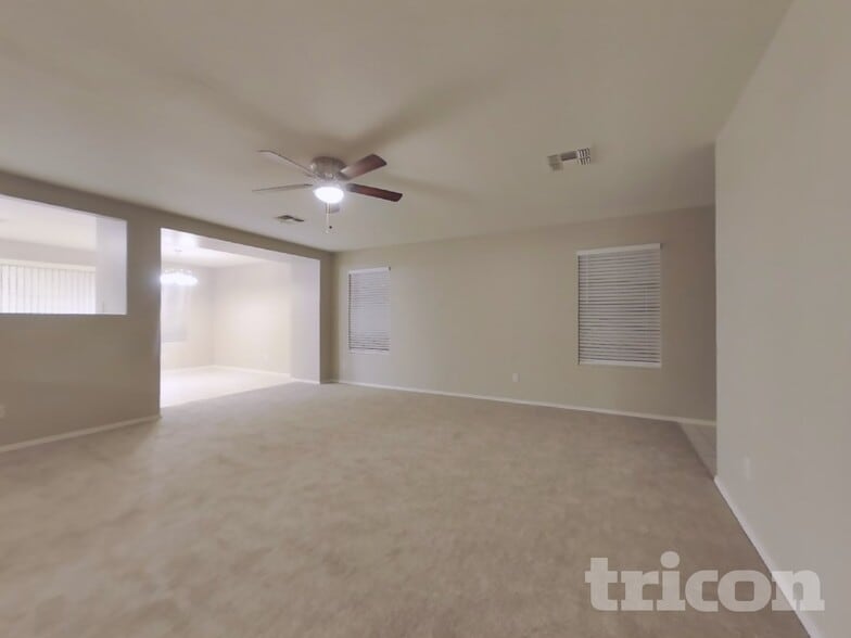 Building Photo - 11522 W Charter Oak Rd