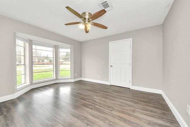 Building Photo - 13003 Foxburo Dr