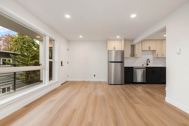 Building Photo - 6721 24th Ave NW