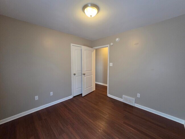 Building Photo - 1315 Crosstown Ct
