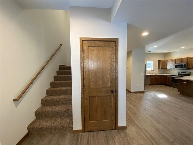 Building Photo - 2303 Main St