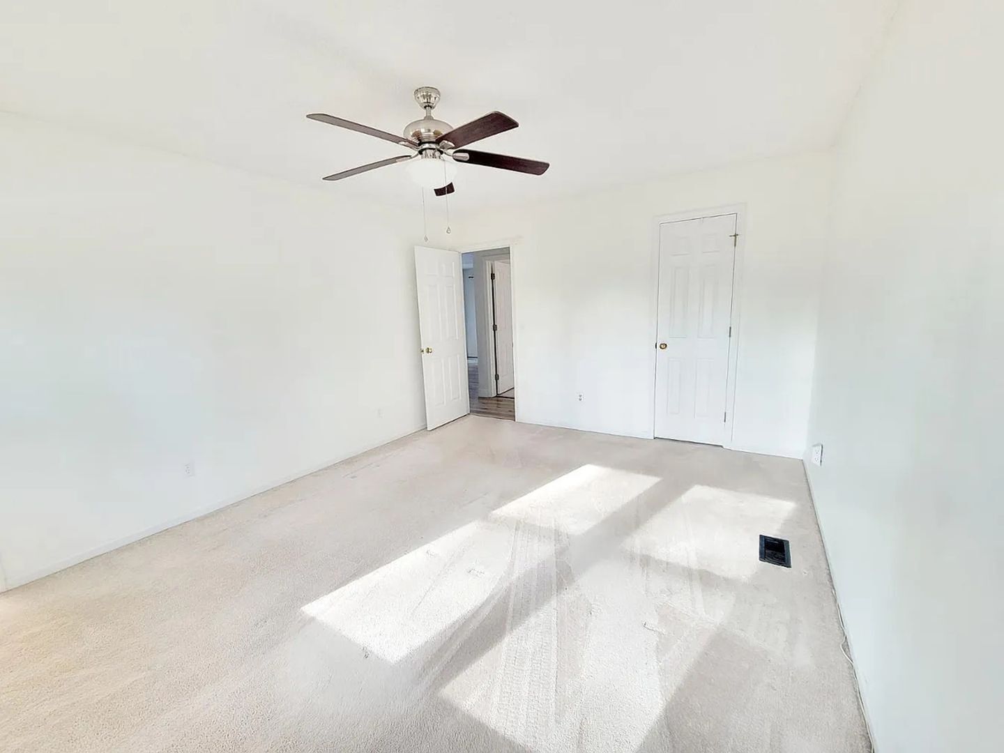 Building Photo - 1732 Netherfield Ln