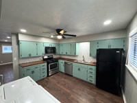 Building Photo - 908 S Crutcher Ave