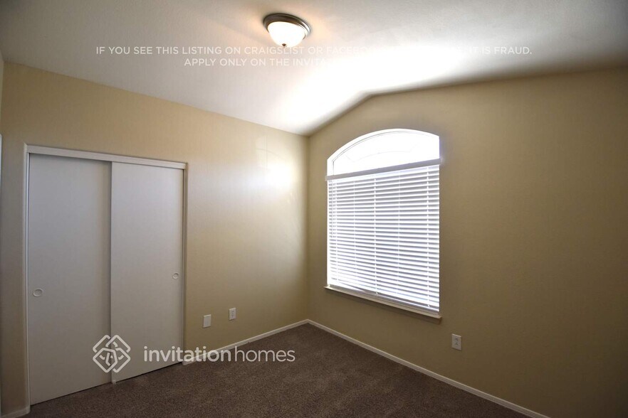 Building Photo - 1516 Los Alamos Dr