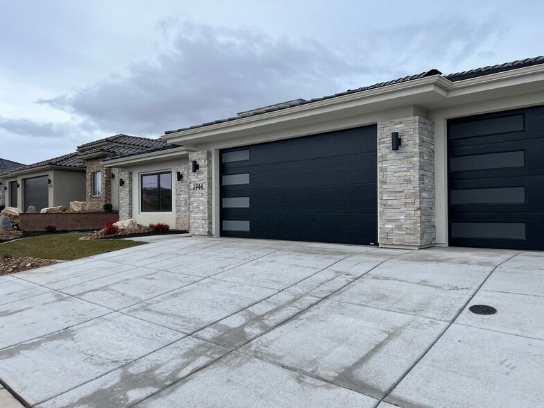 Building Photo - 2744 W Columbo Ln