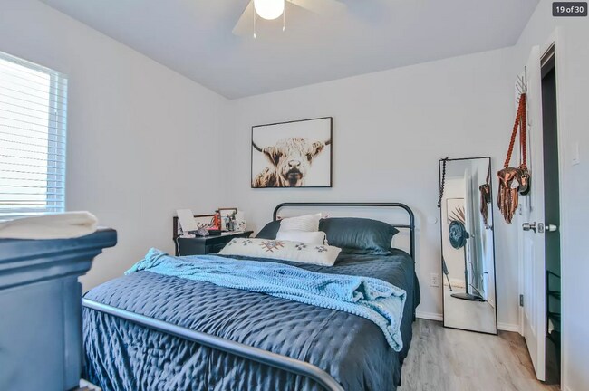 Building Photo - 3/2/2 in Lincoln 16!