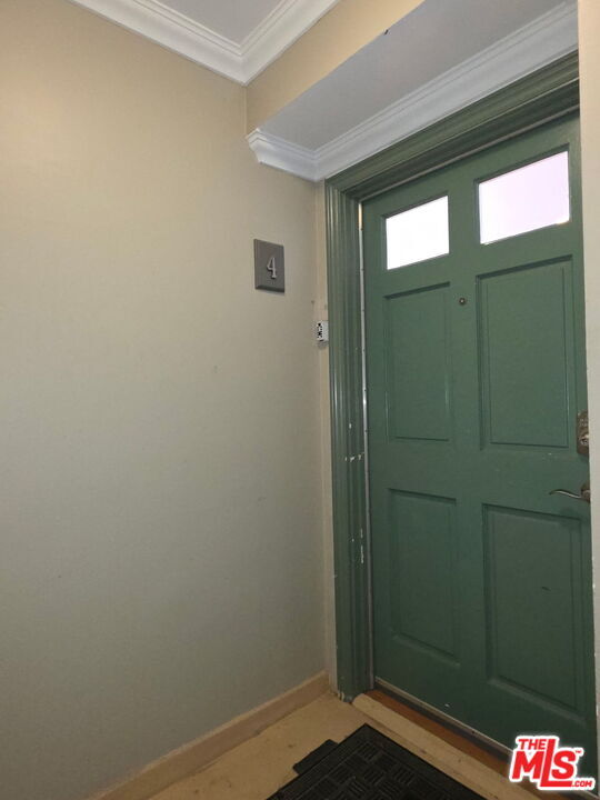 Building Photo - 670 Broadway St