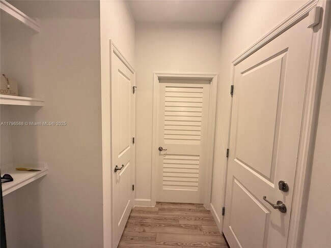 Building Photo - 10503 SW Orana Dr