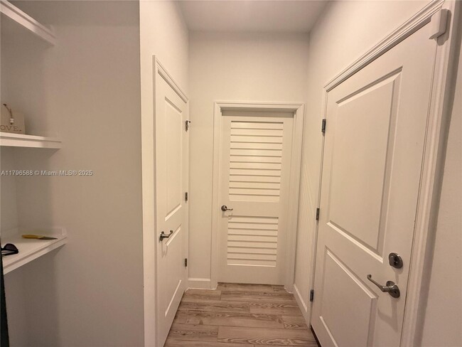 Building Photo - 10503 SW Orana Dr