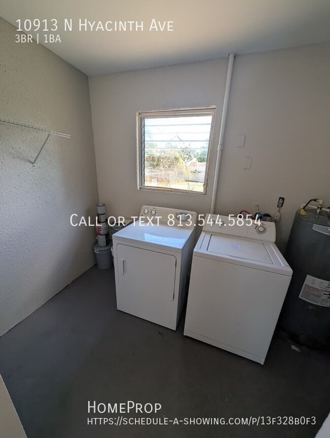 Building Photo - 10913 Hyacinth Ave