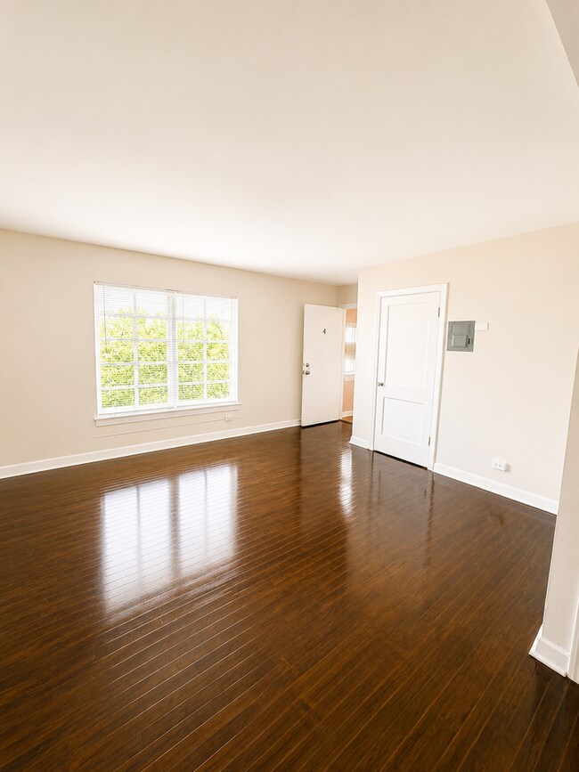Building Photo - Bright and Spacious 1-Bedroom Near St. Mary’s and Woodlawn Lake