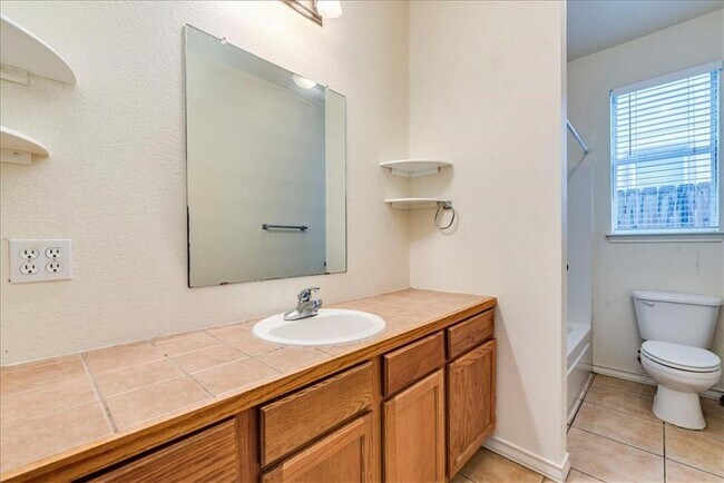 Building Photo - 126 Sandstone Dr
