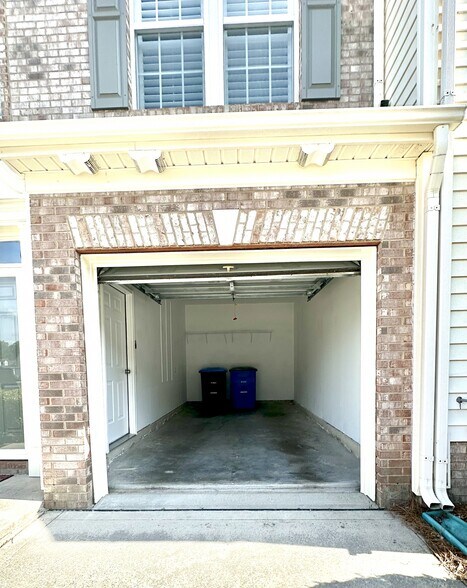 Building Photo - 6001 Boathouse Ln