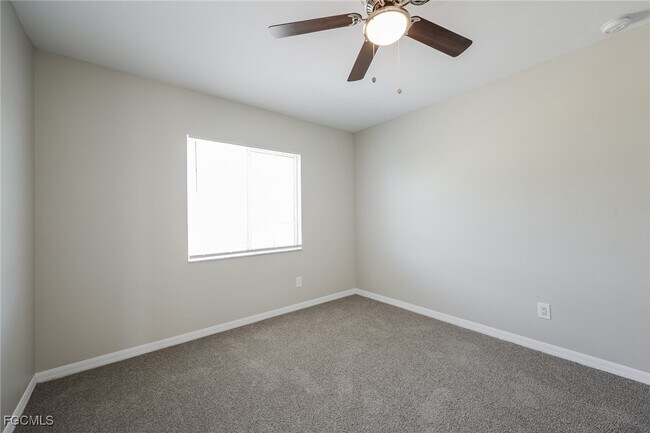 Building Photo - 630 Creuset Ave S