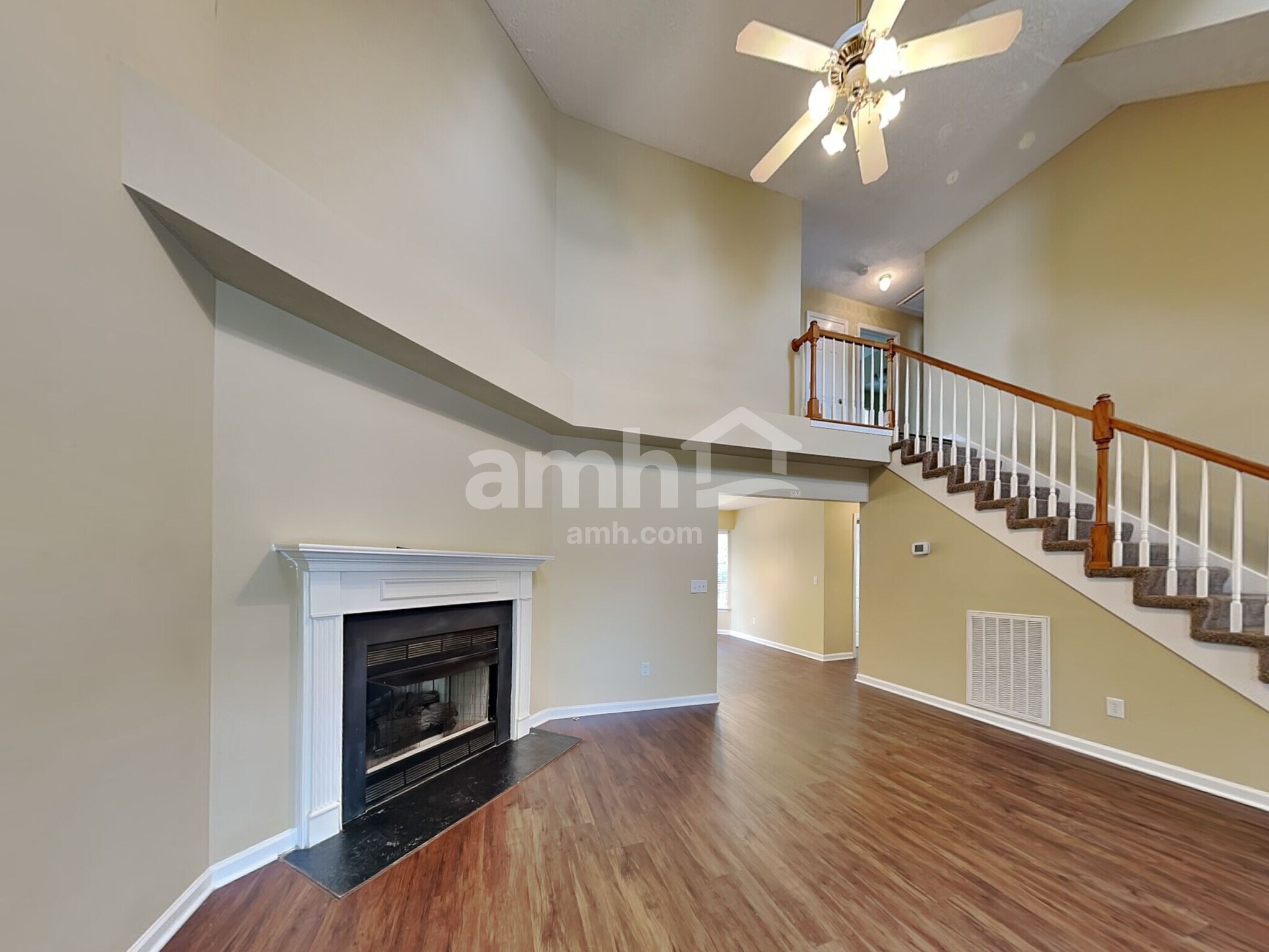 Building Photo - 717 Veneta View Dr