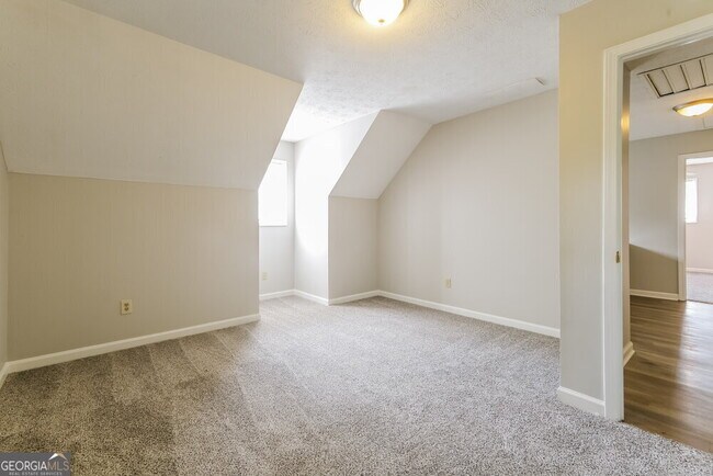 Building Photo - 3120 Revere Cir