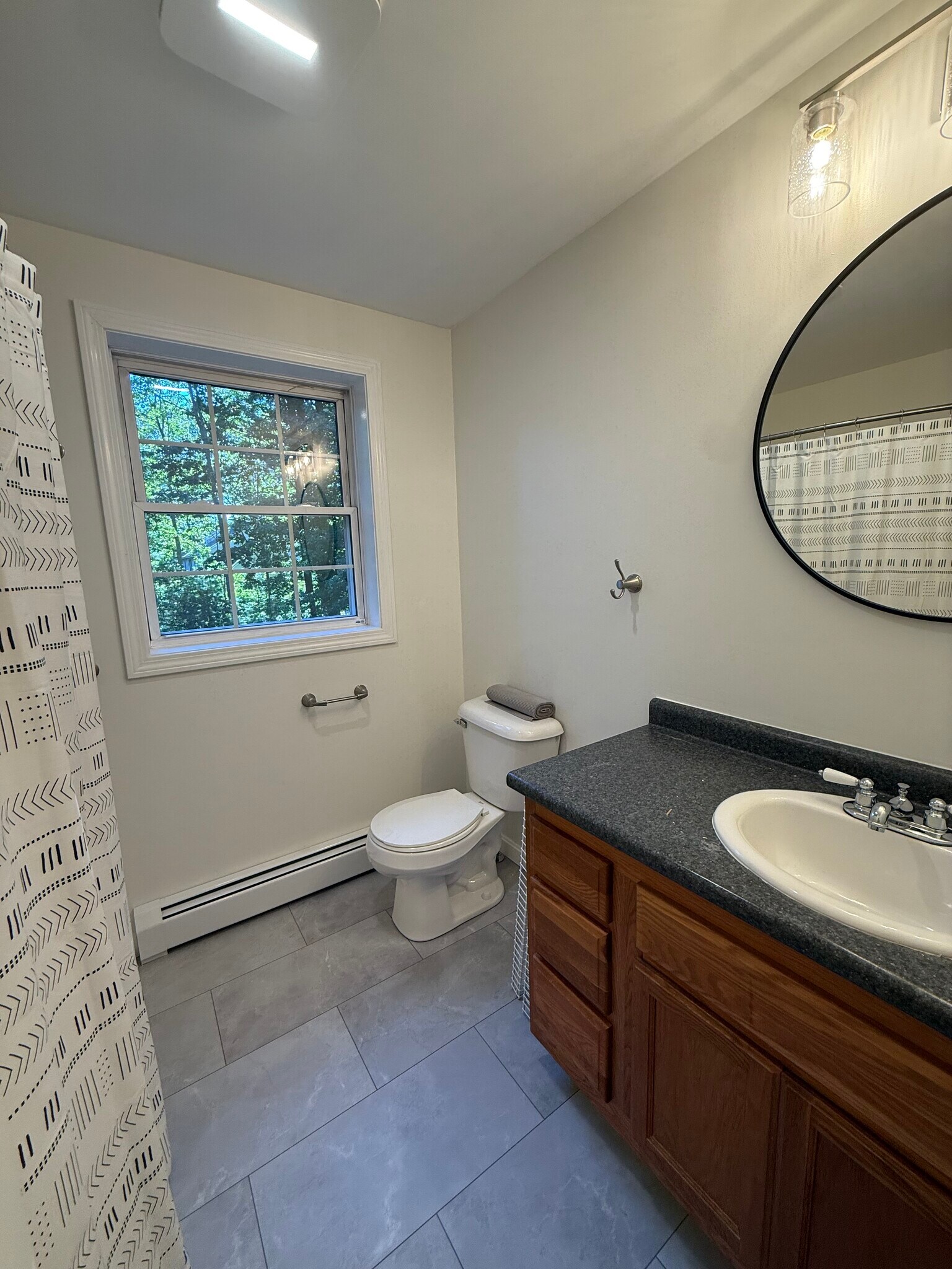 Building Photo - 2 Sams Pl