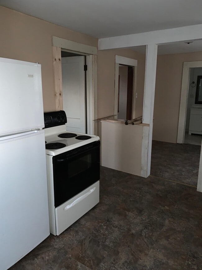 Building Photo - 3558 Main St