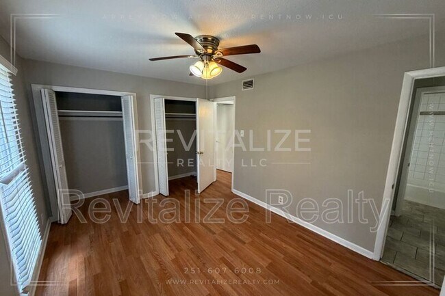 Building Photo - 1504 Dauphin St
