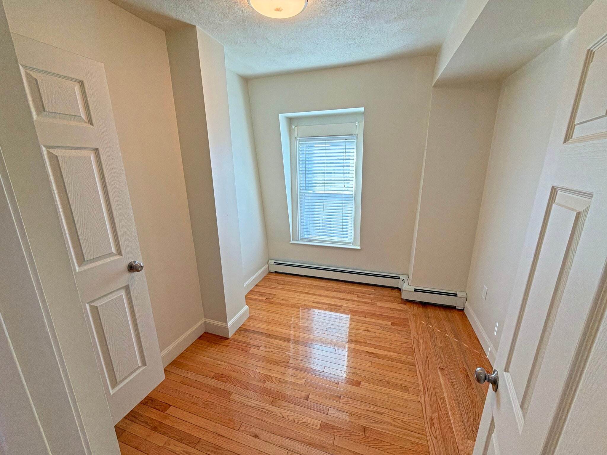 Building Photo - 130 W 8th St