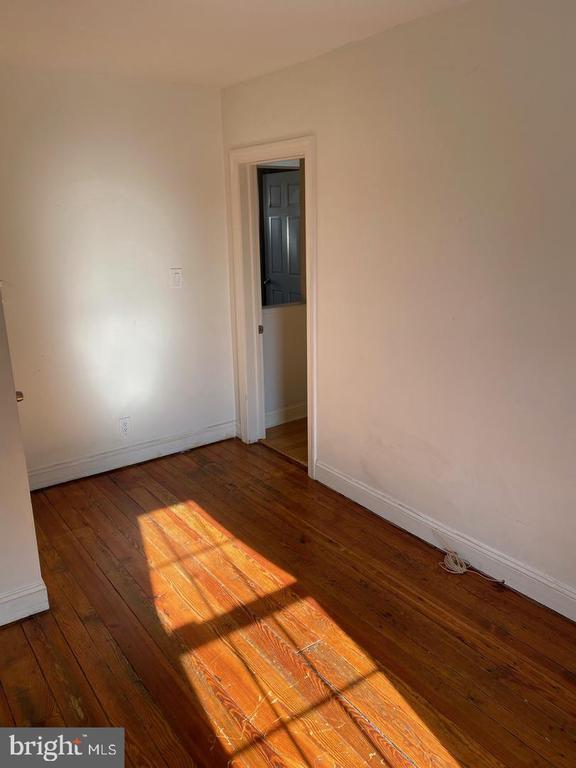 Building Photo - 111 Hermit St