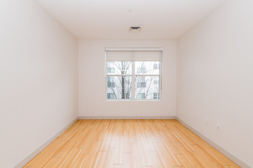 Building Photo - 292 D St