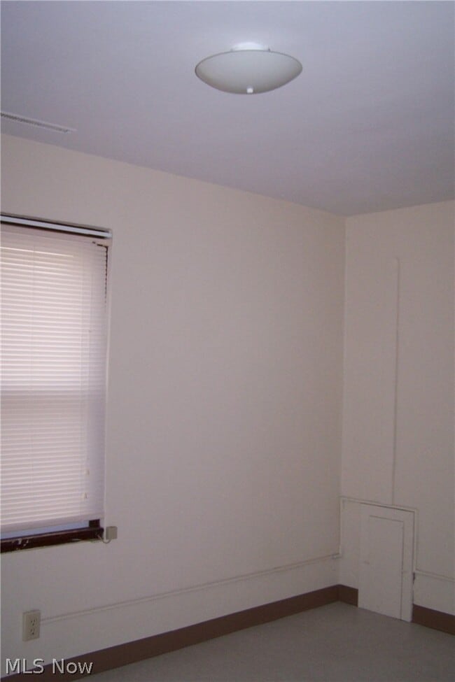 Building Photo - 15794 Grove St