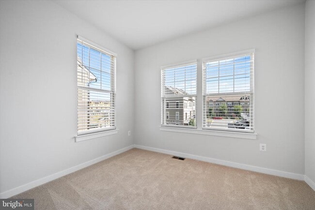 Building Photo - 1051 Venifena Terrace SE