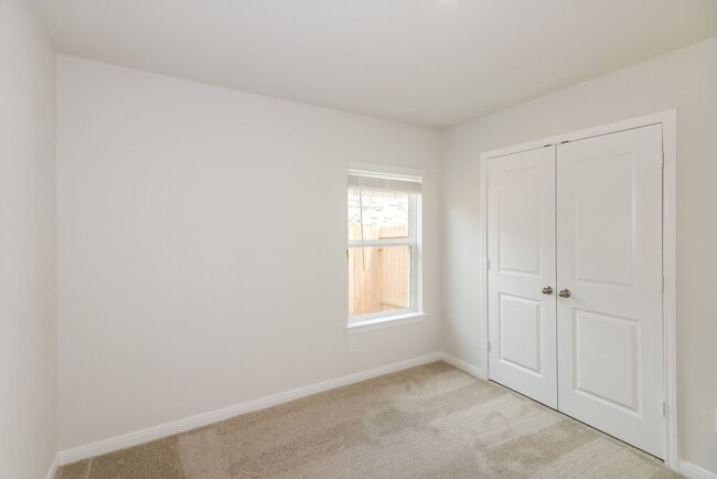 Building Photo - 7522 Thrips Ln