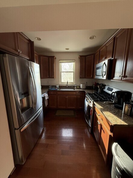 kitchen - 4520 4th St NW