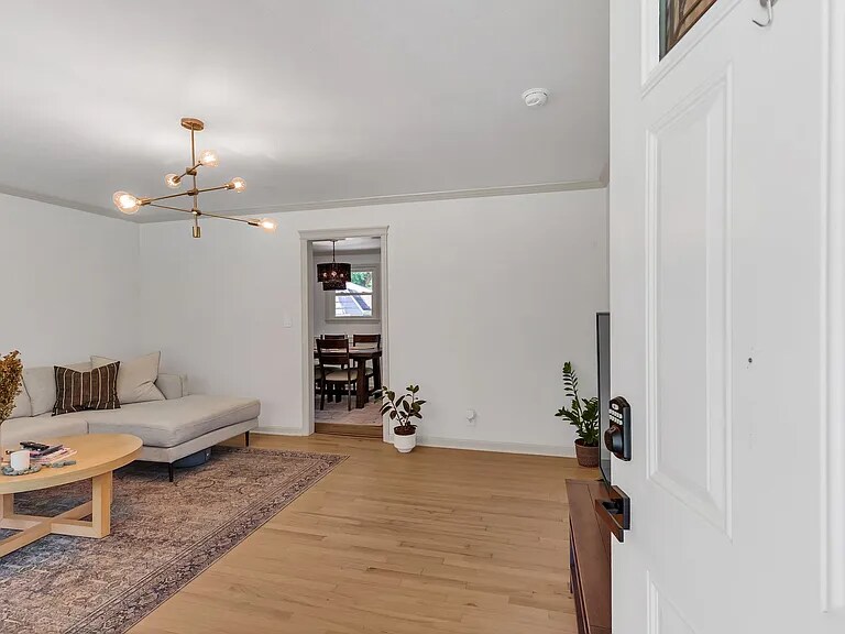 Building Photo - 457 Ewing Ln