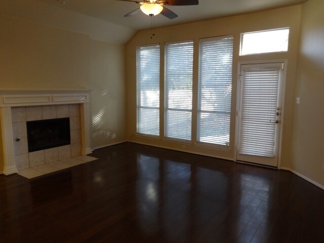 Building Photo - 5433 Crystal Ct