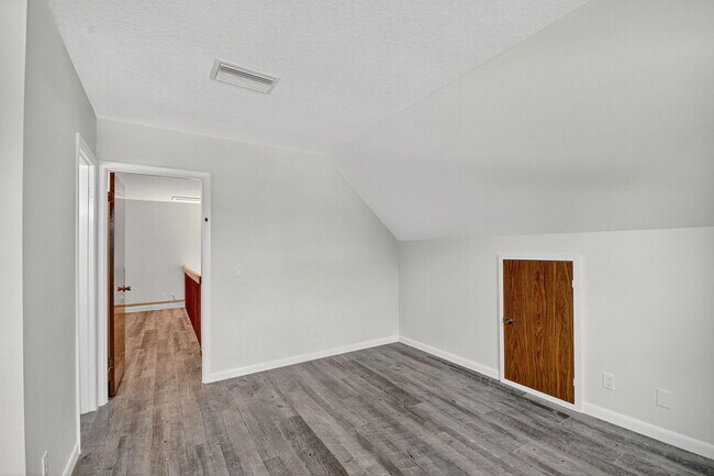 Building Photo - 3532 Coconut Rd