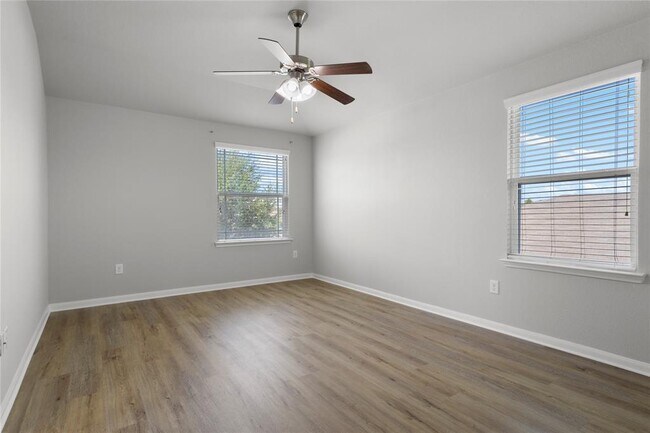 Building Photo - 505 Trinity Bend