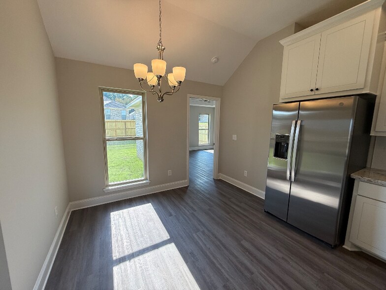 Building Photo - 112 Madisonville Dr