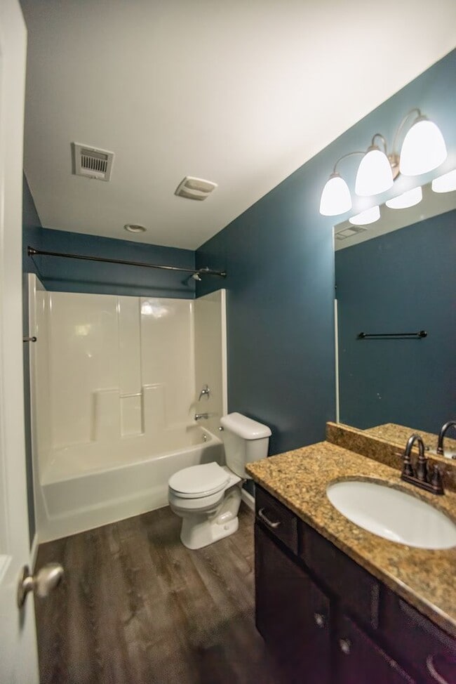 Building Photo - 2606 5 St