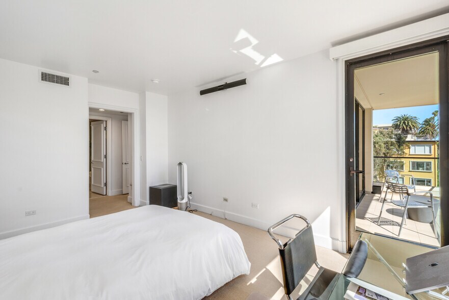 Building Photo - 701 Ocean Ave